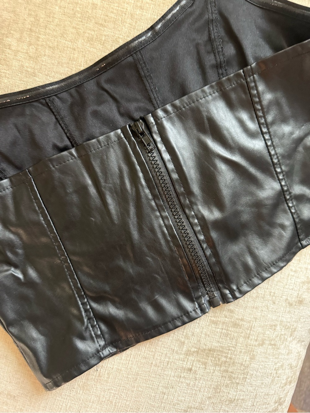 SHEIN Black Faux Leather Corset Top - Picture 4 of 8